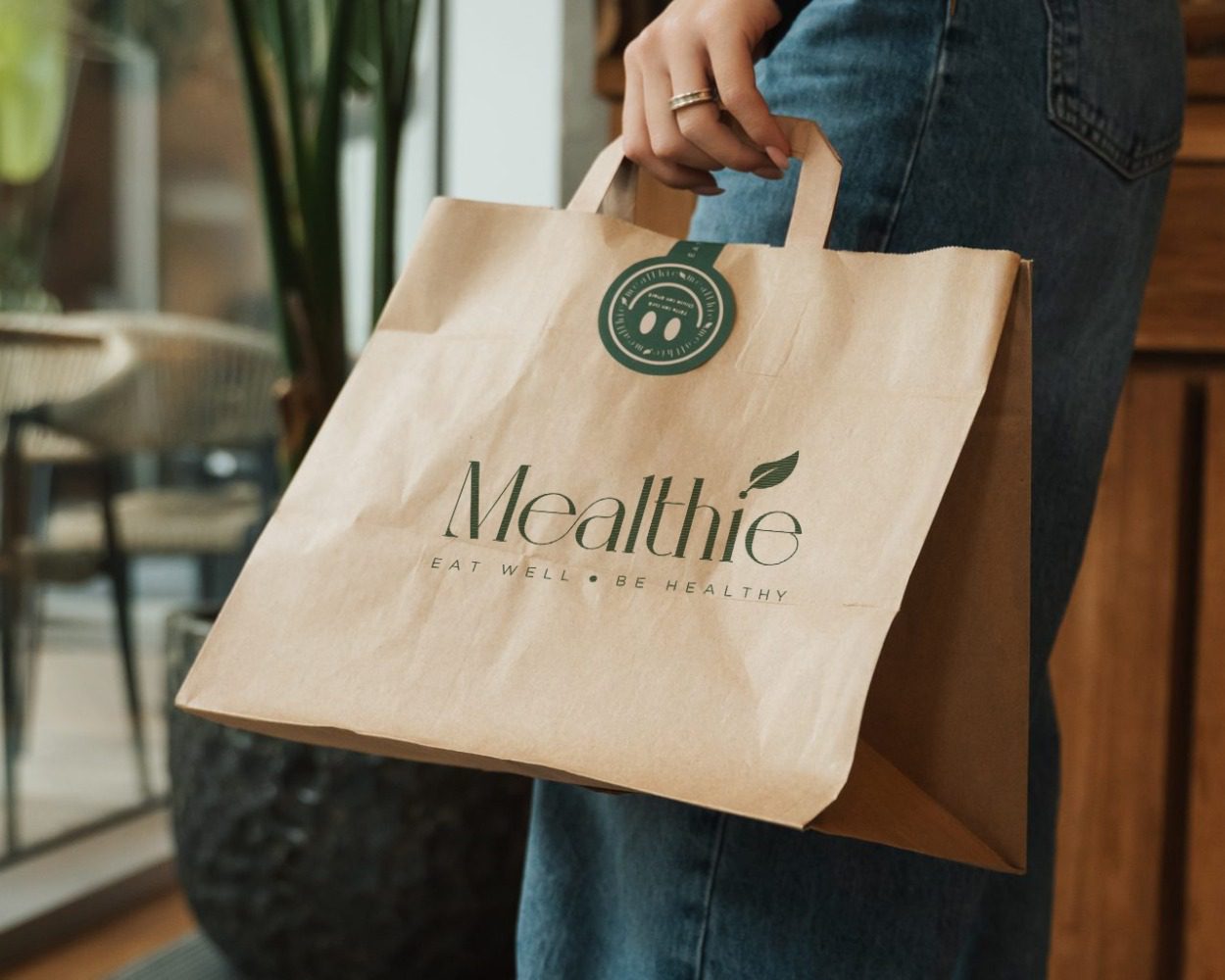 Mealthie Kitchen (delivery only), Via Carlo Tenca 10, 20124 Milano